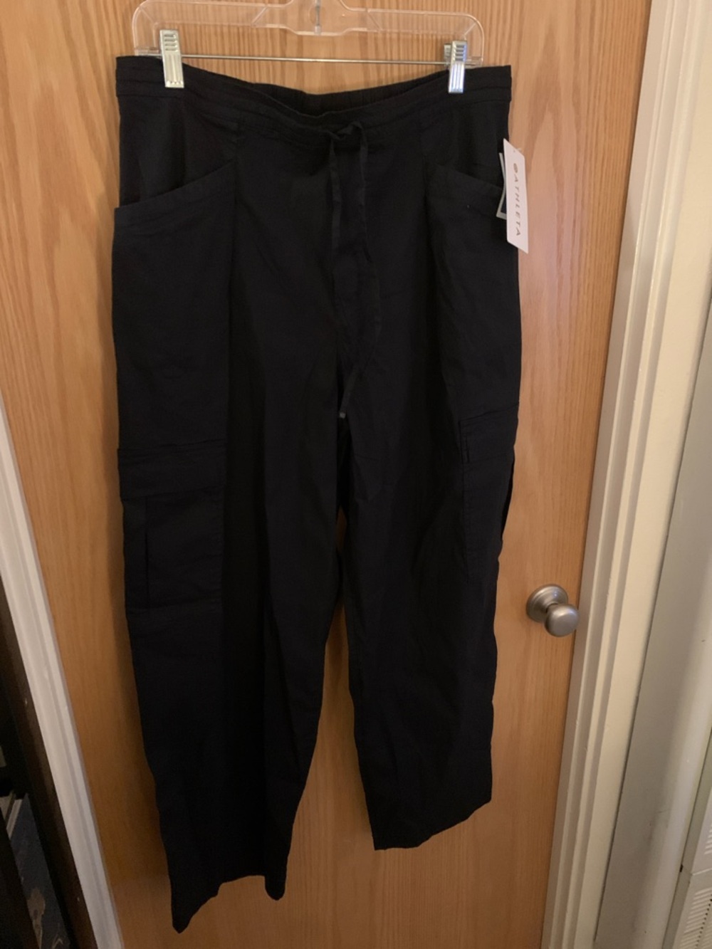 NWT Athleta Sz M Black “Paradise Straight Leg Cargo Pant” with Drawstring Waist